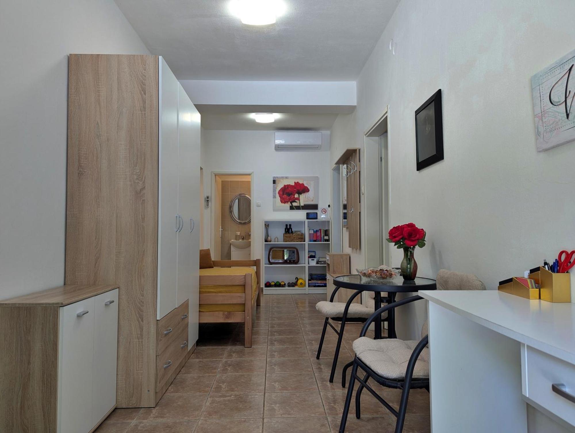 Luna Apartment